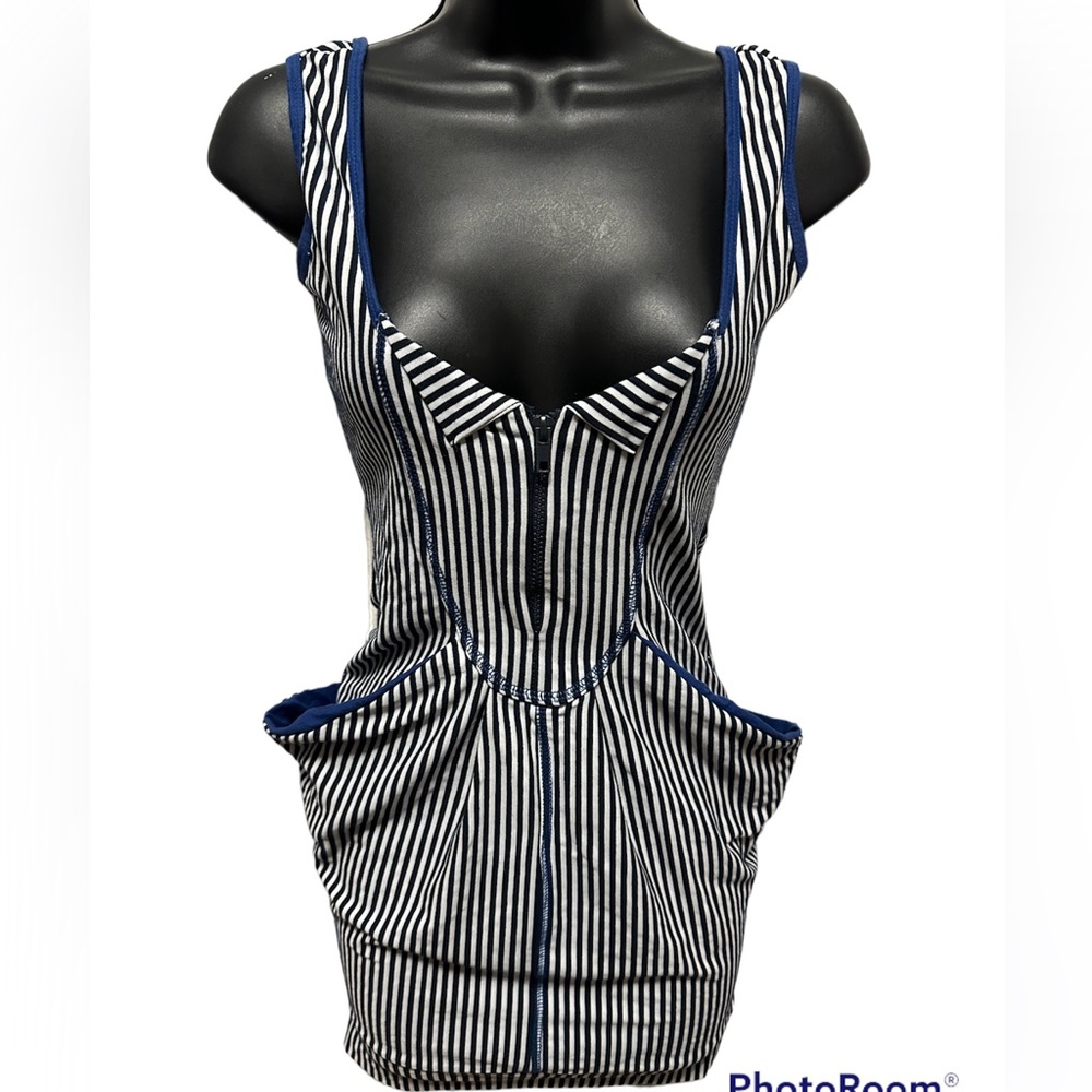 LIQUORISH Women’s Stunning Bodycon Dress with Wide Pockets
